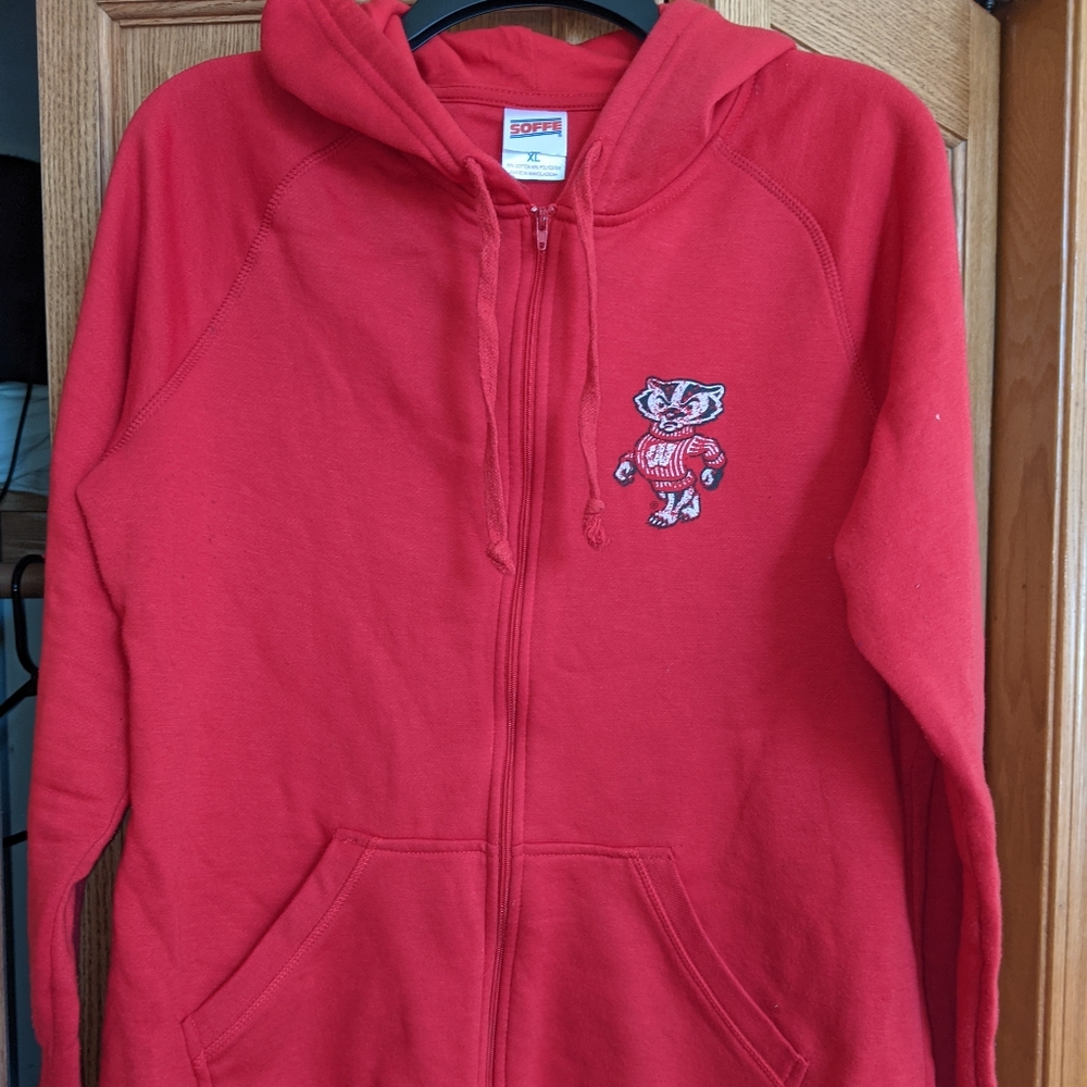 Ladies WI Badgers red XL sweatshirt